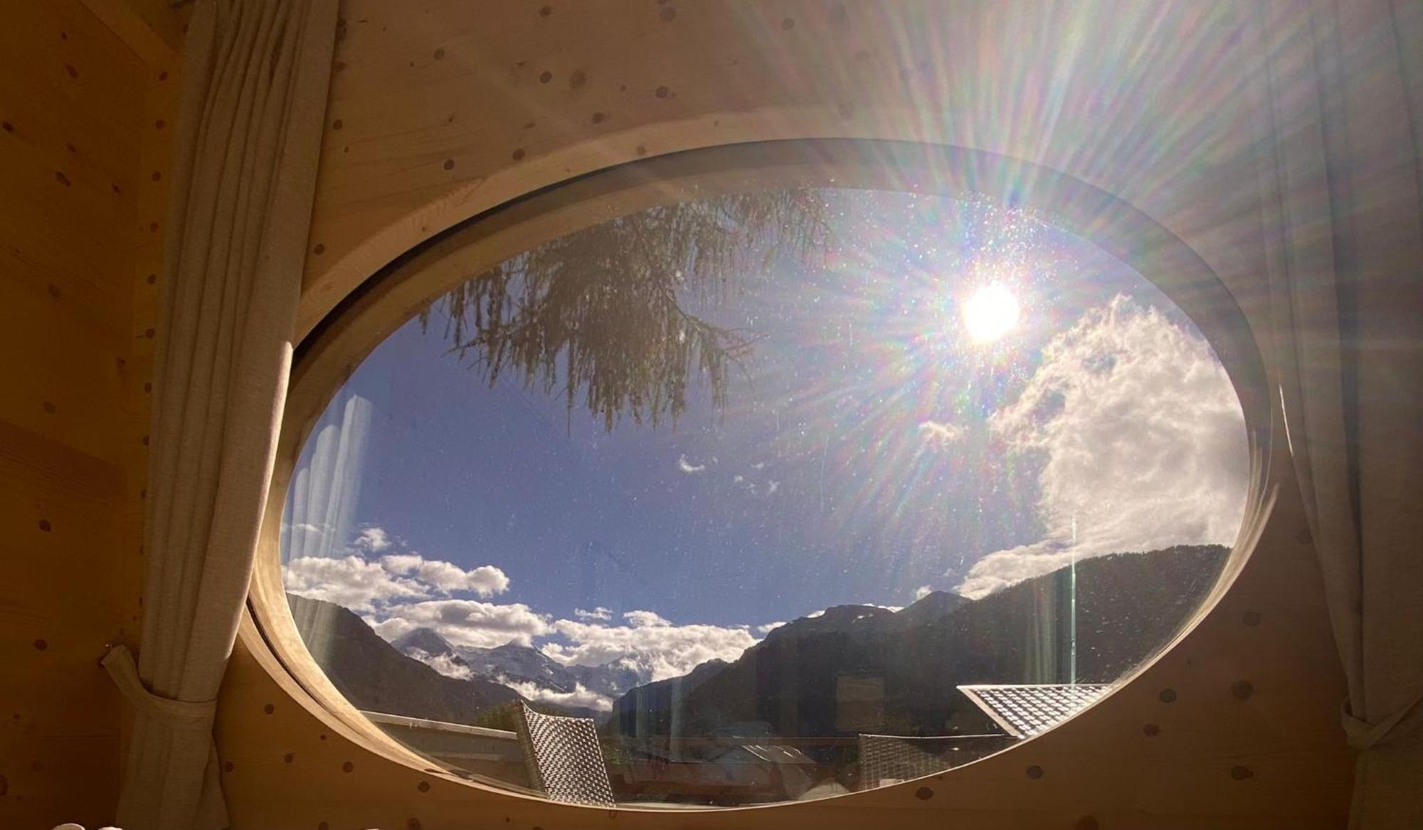 Unique Tiny Eco Lodges With Gorgeous Views To Jungfrau Massiv Interlaken Exterior photo